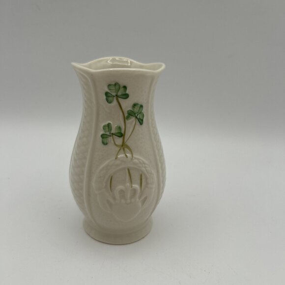 Irish Belleek Shamrock Claddagh Vase 5 Inch Ceramic White Porcelain Ireland EUC - Picture 1 of 6